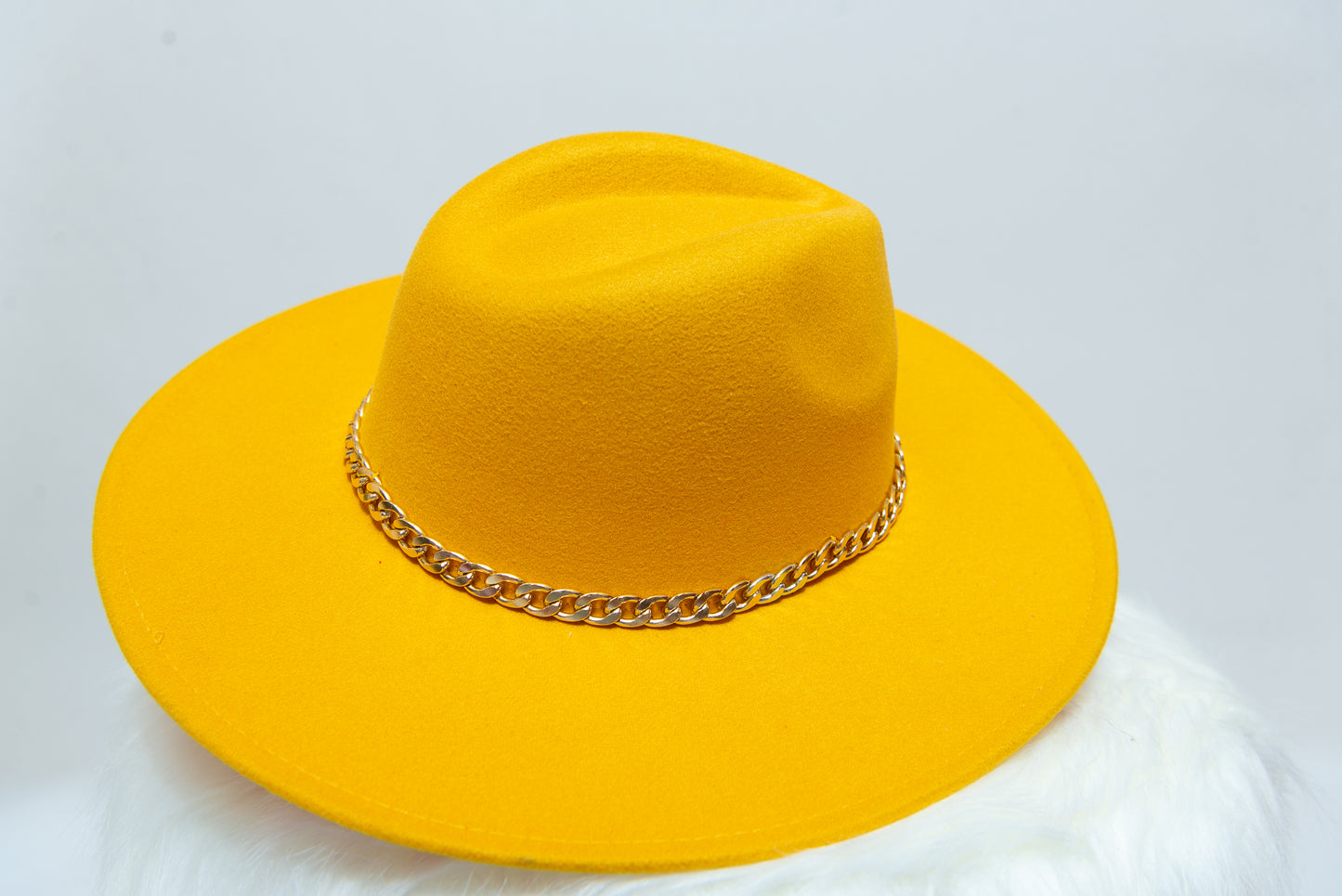 Unforgettable hat mustard/ red bottom